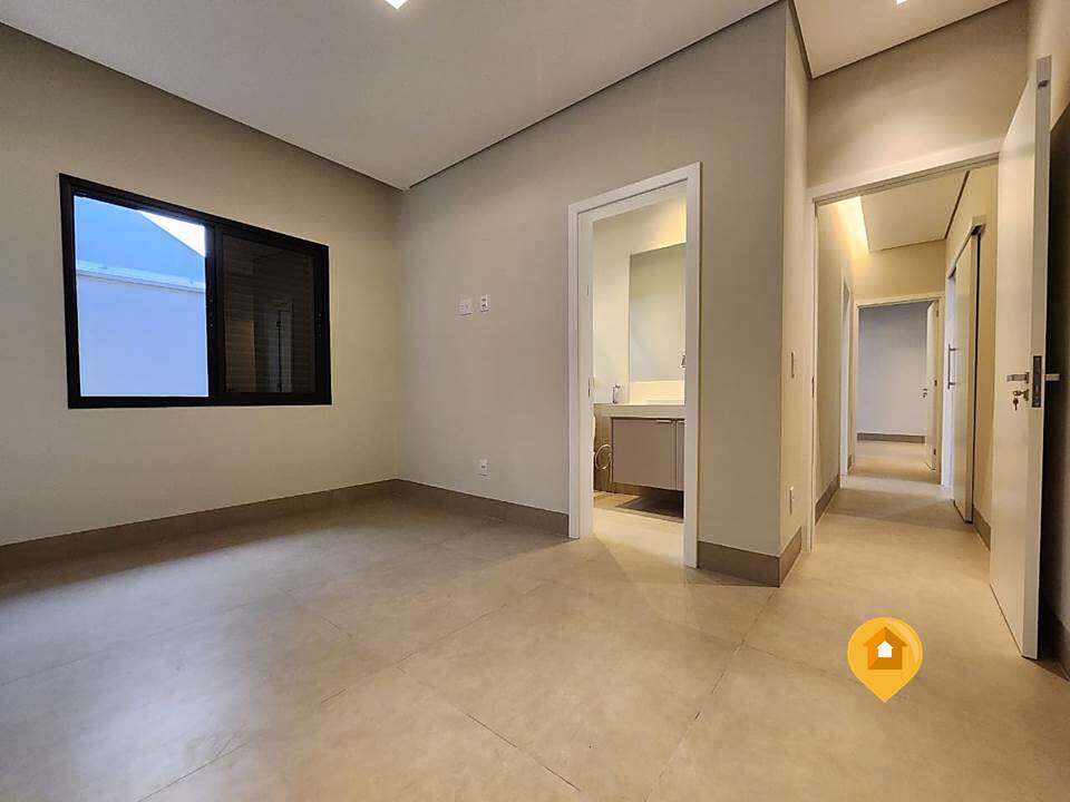 S  Casa no bairro Loteamento Residencial E Comercial Fazenda São Sebastião - 3 quartos