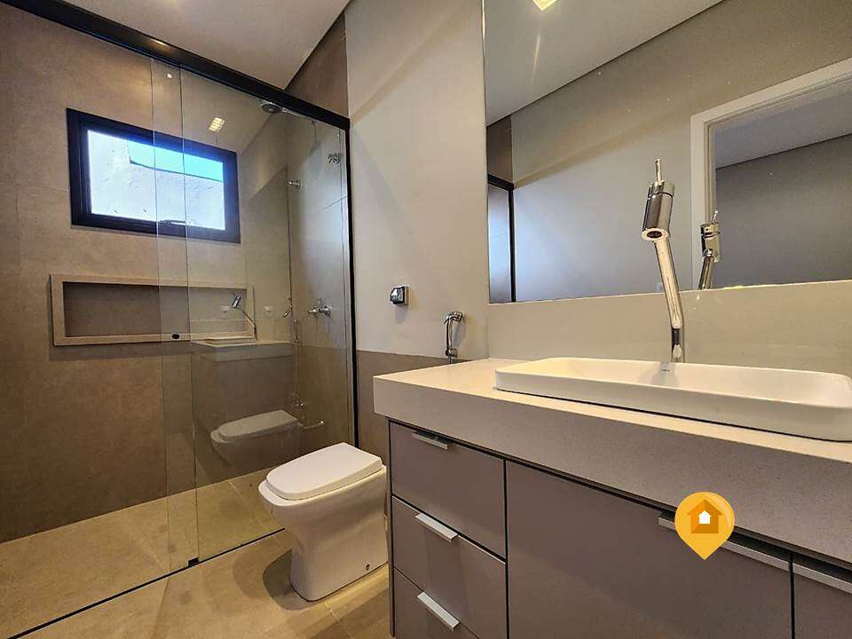 S  Casa no bairro Loteamento Residencial E Comercial Fazenda São Sebastião - 3 quartos