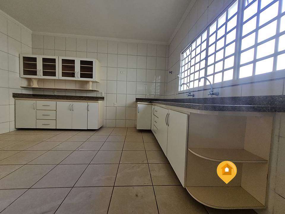 Casa Jd. Universitário Casa Jd. Universitário