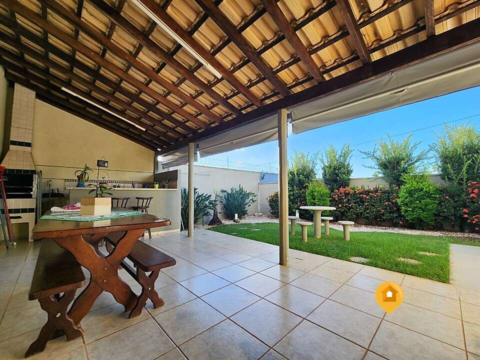 Casa Cond. Villagio Esmeralda